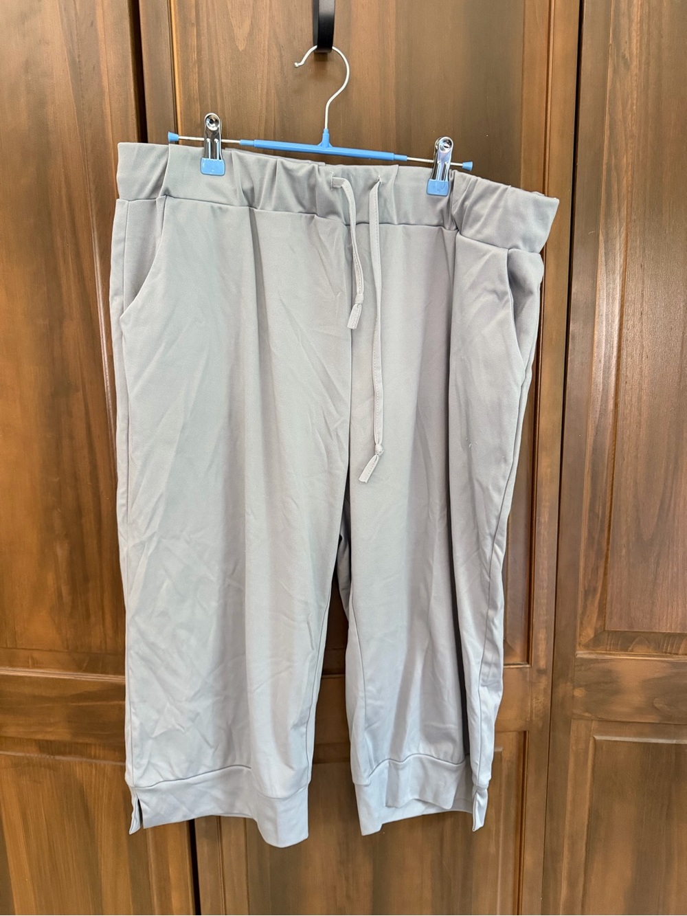 Women’s Light Gray Drawstring Casual capris